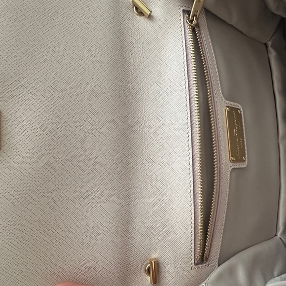 Ferragamo Pink Leather crossbody Bag - Picture 6 of 6